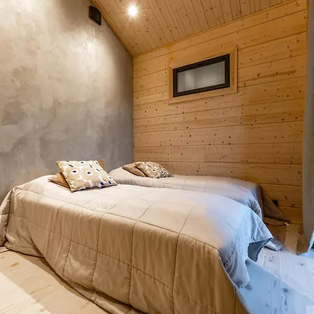 Modern High-quality 4br In Next To Slopes