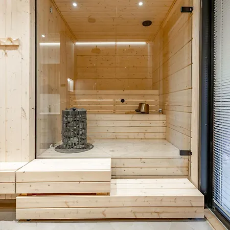Modern High-quality 4br Next To Slopes *